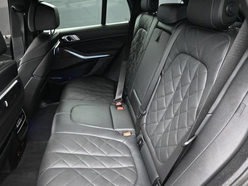 Used 2025 BMW X5 xDrive40i AWD/4WD image 9
