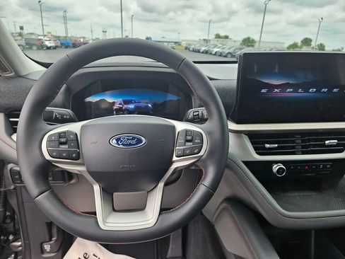 New 2026 Ford Explorer Active AWD/4WD image 13