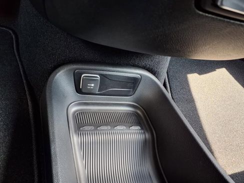 New 2026 Chrysler Pacifica Select image 26