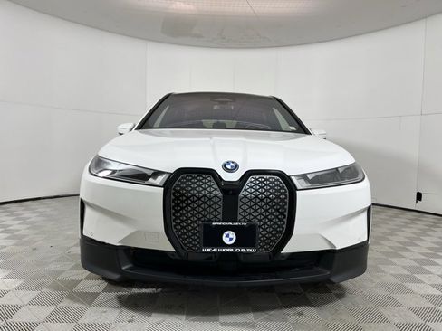 Used 2023 BMW iX xDrive50 w/ Premium Package image 2