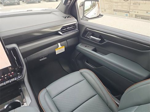 New 2026 GMC Yukon XL AT4 w/ AT4 Premium Plus Package image 15