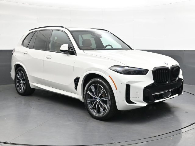 Used 2024 BMW X5 xDrive40i w/ M Sport Package AWD/4WD image 2