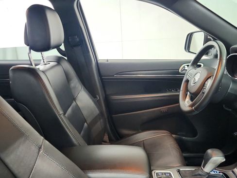 Used 2018 Jeep Grand Cherokee Limited AWD/4WD image 30