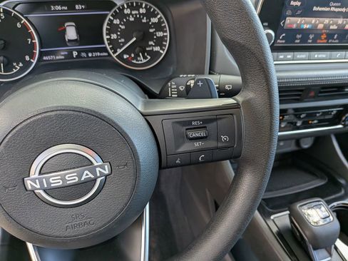 Used 2024 Nissan Rogue S image 18