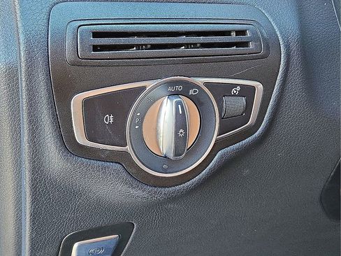 Used 2022 Mercedes-Benz GLC 300 GLC 300 image 24