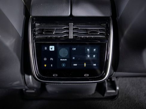 Used 2025 Rivian R1S Adventure AWD/4WD image 33