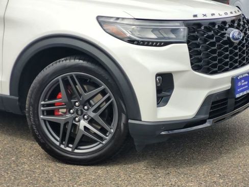 Certified 2025 Ford Explorer ST image 6