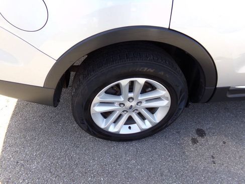 Used 2013 Ford Explorer XLT FWD image 39