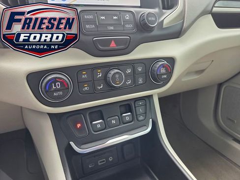 Used 2018 GMC Terrain Denali w/ Comfort Package AWD/4WD image 22