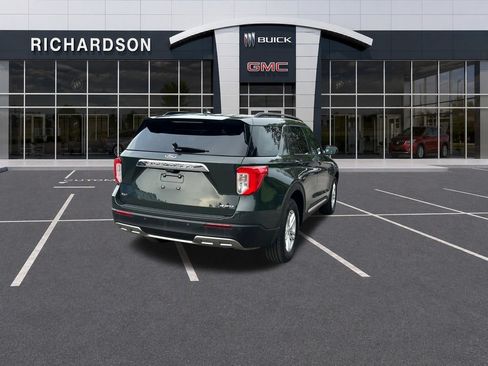 Used 2022 Ford Explorer XLT w/ Equipment Group 202A AWD/4WD image 5