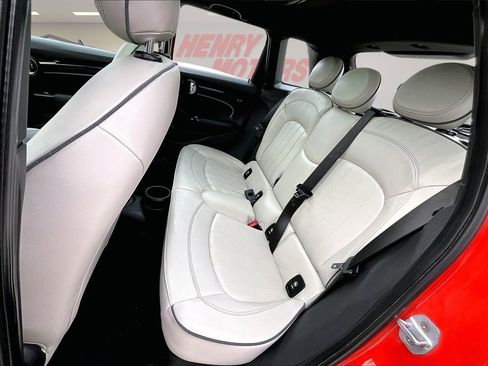 Used 2019 MINI Cooper S w/ Signature Upholstery Package image 22