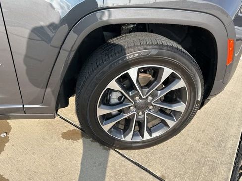Used 2024 Jeep Grand Cherokee Overland image 15