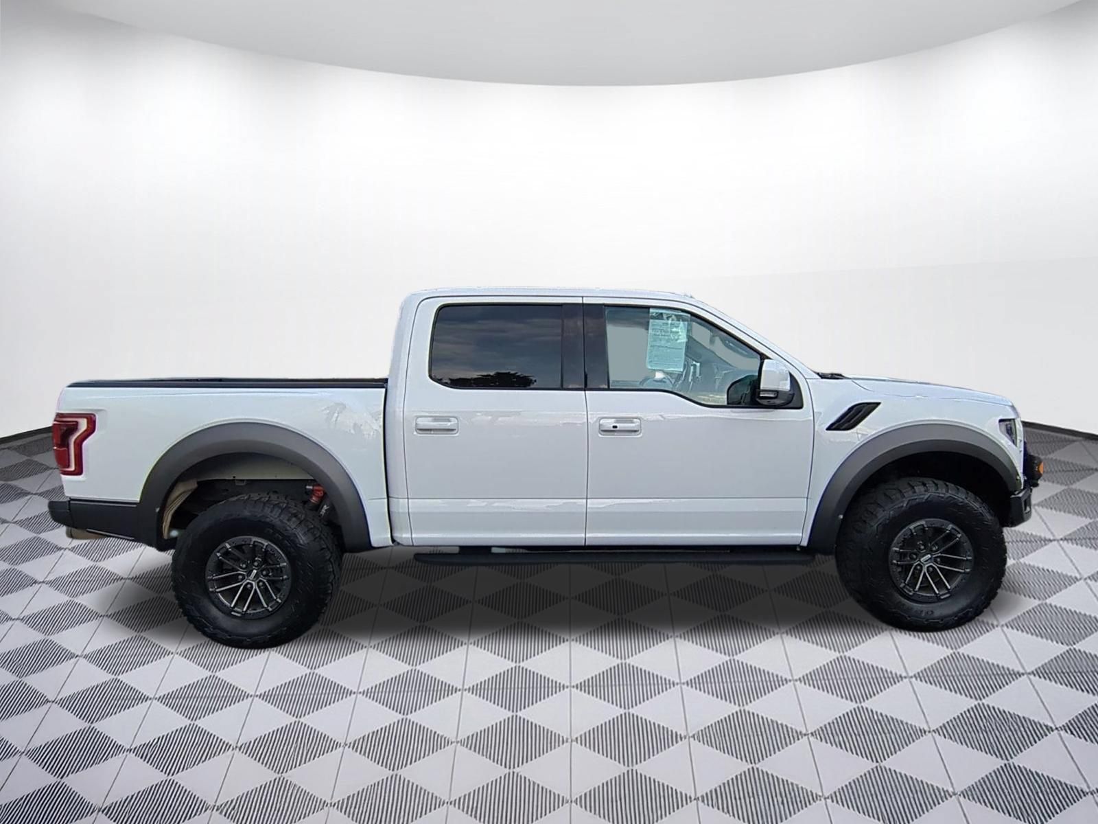 Used 2020 Ford F150 Raptor w/ Equipment Group 802A Luxury AWD/4WD image 6