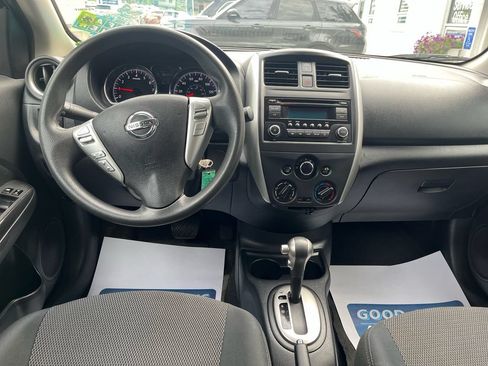 Used 2015 Nissan Versa SV FWD image 6