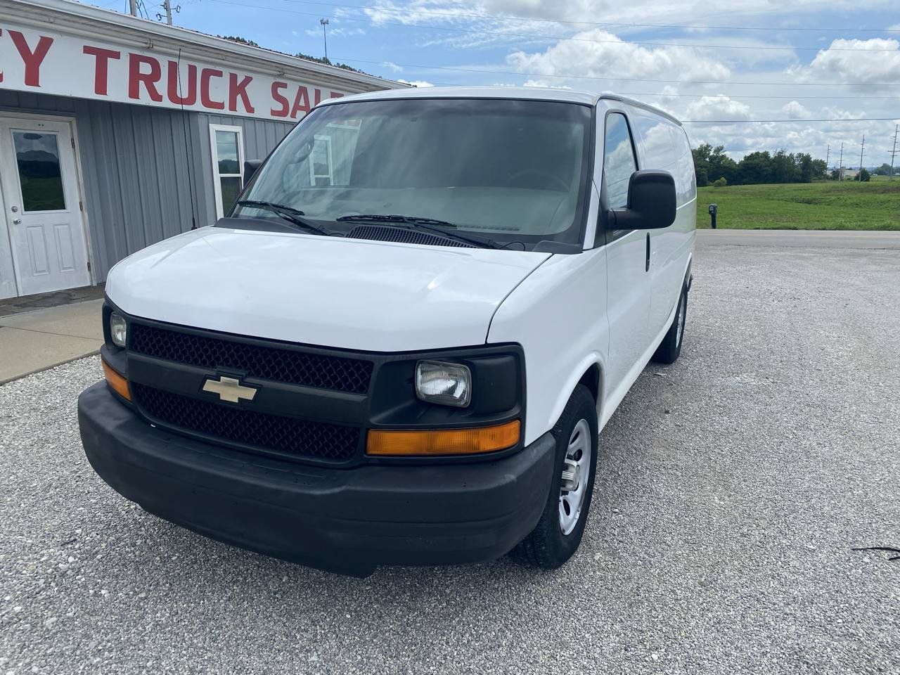 Used 2012 Chevrolet Express 1500 RWD image 3