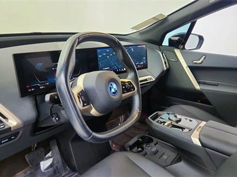 Used 2024 BMW iX xDrive50 w/ Sport Package image 19