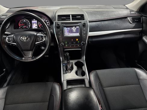 Used 2016 Toyota Camry SE FWD image 31
