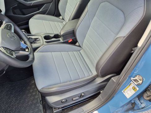 Used 2025 Volkswagen Jetta SE FWD image 24