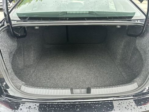 Used 2024 Volkswagen Jetta SE FWD image 28