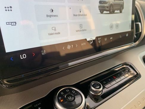 New 2025 Ford Expedition Active image 20