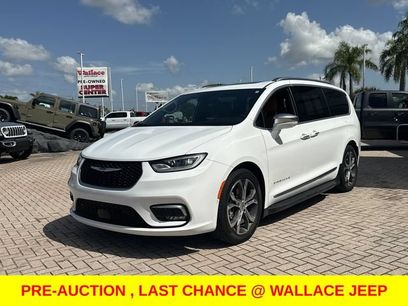 Used 2022 Chrysler Pacifica Pinnacle