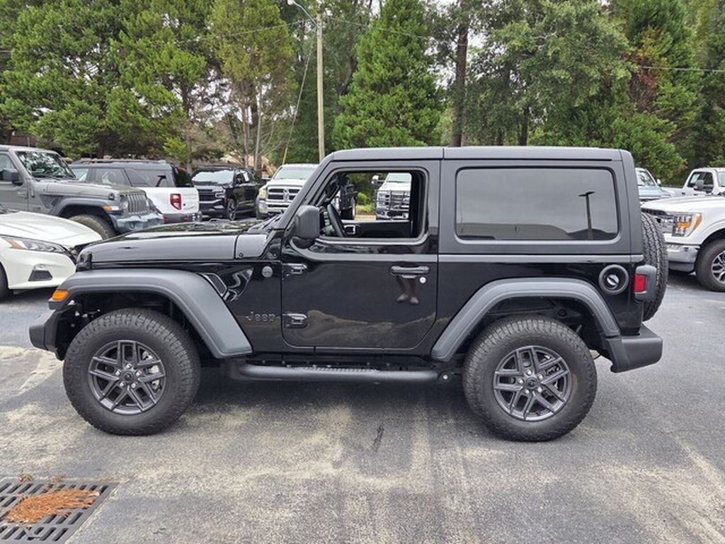 Used 2026 Jeep Wrangler Sport AWD/4WD image 5