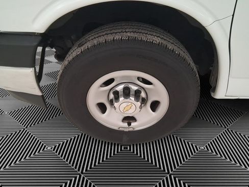 Used 2024 Chevrolet Express 3500 LT w/ LT Preferred Equipment Group image 9