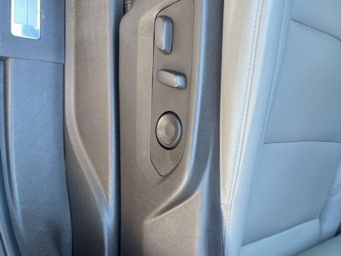 Used 2024 Chevrolet Suburban Z71 w/ Luxury Package image 13