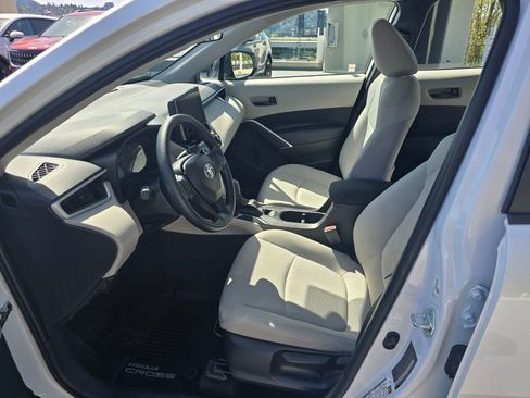 Used 2024 Toyota Corolla Cross L AWD/4WD image 20