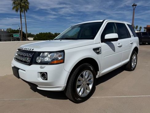 Used 2015 Land Rover LR2 HSE LUX image 4