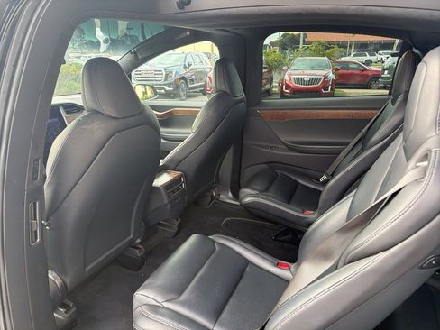 Used 2020 Tesla Model X Long Range image 8