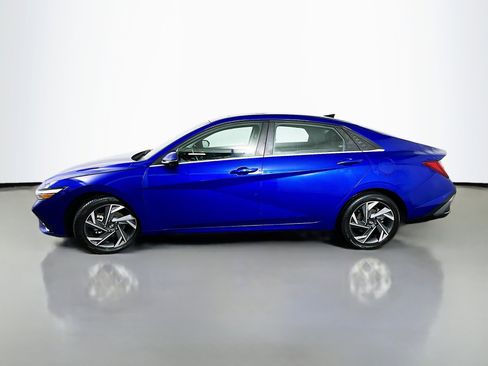 Used 2024 Hyundai Elantra Limited image 4