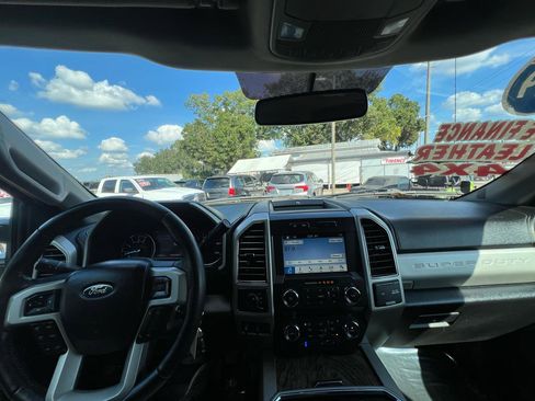 Used 2019 Ford F250 Lariat w/ Lariat Value Package AWD/4WD image 15