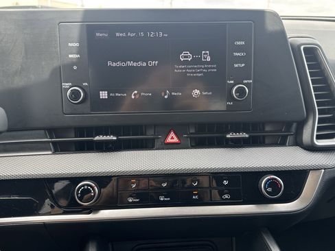 Used 2023 Kia Sportage LX image 11