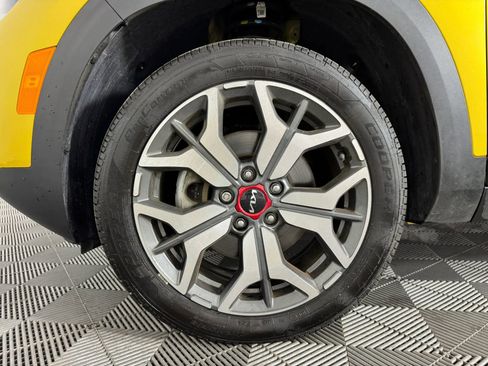 Used 2023 Kia Seltos SX w/ SX Sunroof Package image 45