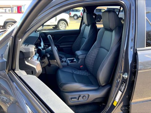 Used 2025 Toyota 4Runner TRD Off-Road Premium image 7