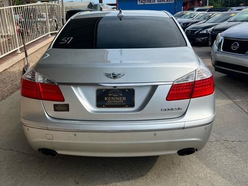 Used 2009 Hyundai Genesis 3.8 w/ Technology Pkg 4 RWD image 5