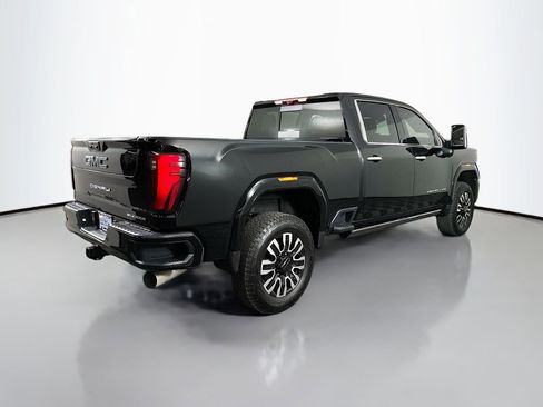 Used 2025 GMC Sierra 3500 Denali Ultimate AWD/4WD image 8