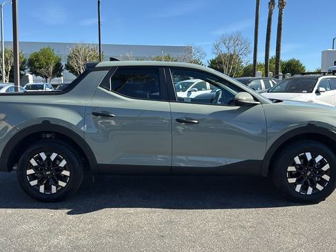 Used 2025 Hyundai Santa Cruz SE image 2