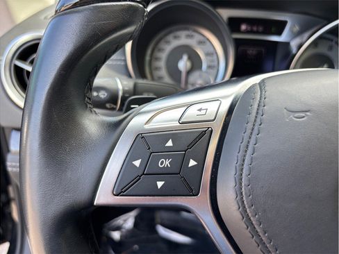 Used 2015 Mercedes-Benz SL 550 image 28