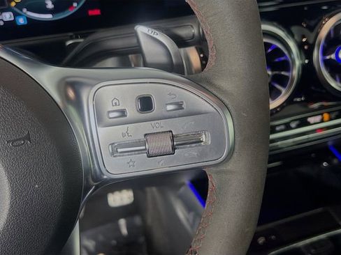 Used 2021 Mercedes-Benz GLB 35 AMG 4MATIC image 18