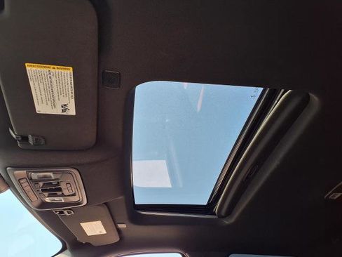 Used 2021 GMC Sierra 1500 AT4 w/ Technology Package image 5