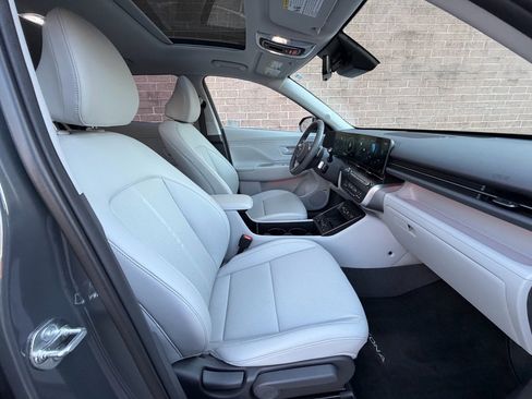 Used 2025 Hyundai Kona Limited image 19