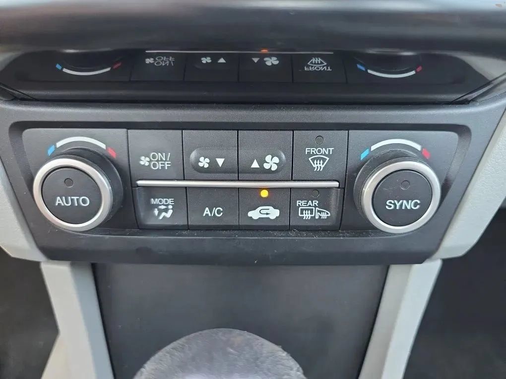 Used 2017 Acura ILX FWD image 33