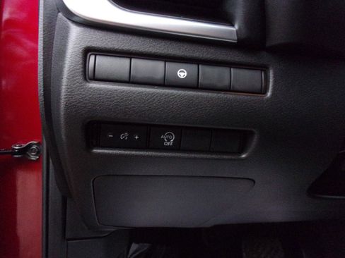 Used 2023 Nissan Rogue SV AWD/4WD image 15