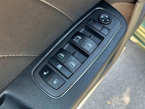 Used 2023 Dodge Charger SXT w/ Blacktop Package AWD/4WD image 27
