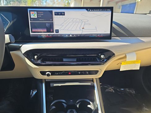 New 2026 BMW 330i Sedan w/ Premium Package image 21