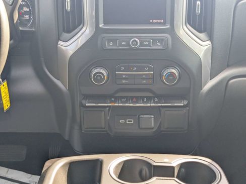 Used 2021 Chevrolet Silverado 1500 Custom Trail Boss AWD/4WD image 21