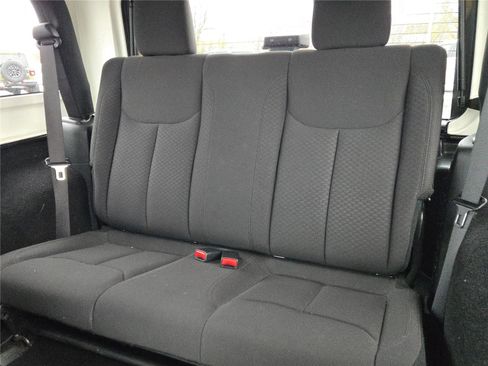 Certified 2018 Jeep Wrangler Sport image 21