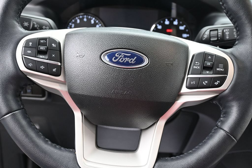 Used 2023 Ford Explorer Limited w/ Limited Technology Package AWD/4WD image 16